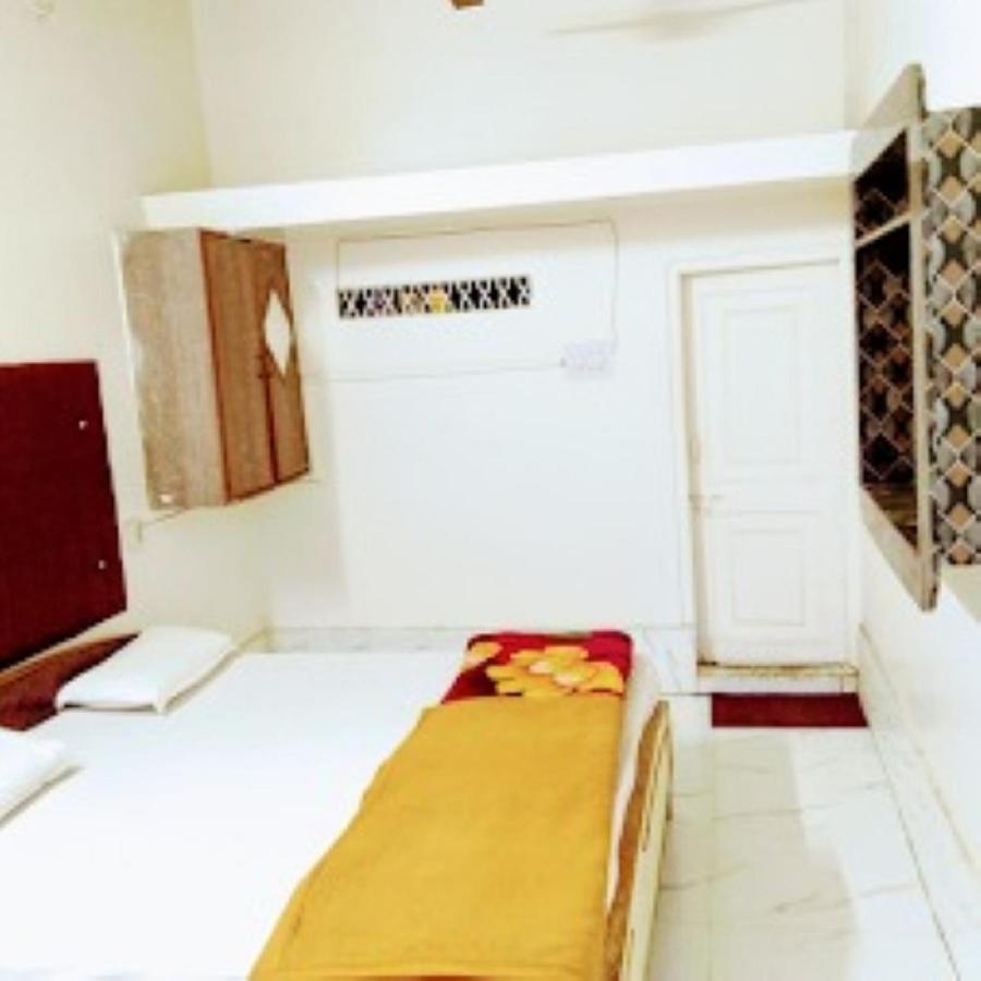 Shivam Hotel, Pāli Esterno foto